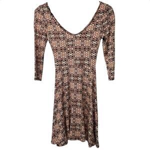 One Clothing Y2K  Geometric Print Size XS V Neck Back Stretch Short Dress A Line